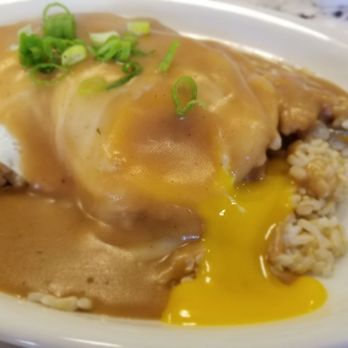 Moke’s Bread And Breakfast - Loco Moco with a little Yoke Porn - Breakfast & Brunch Near Me - Honolulu, Hawaii