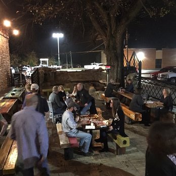 Hopskeller Brewing - Back patio - Brewpubs Near Me - Waterloo, Illinois