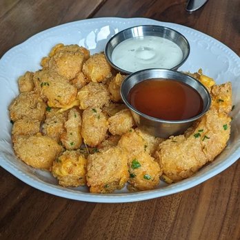 Merchant - Cheese Curd - Cocktail Bars Near Me - Madison, Wisconsin