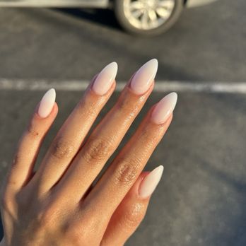Lavish Nails Salon - Nail Salons Near Me - Martinez, California