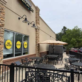 Minstons Jamaican Deli - Outdoor patio - Delis Near Me - Alpharetta, Georgia