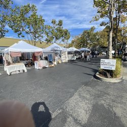 HEAD WEST Marketplace