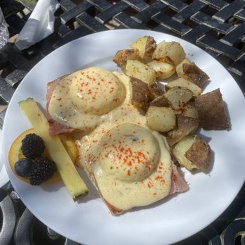 The Parkhouse Cafe - The Benedict - American Near Me - Springdale, Utah