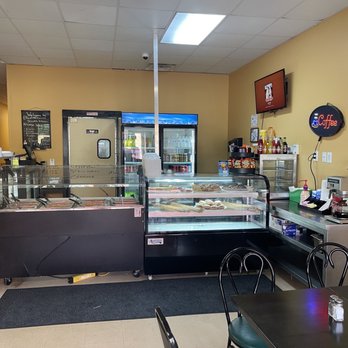 Elle Et Moi Cuisine - the interior of a deli - African Near Me - Raleigh, North Carolina Elle Et Moi Cuisine - the interior of a deli - African Near Me - Raleigh, North Carolina
