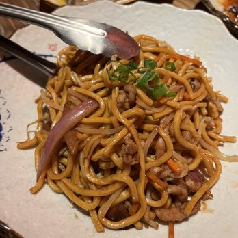Cheli - Shanghai Style Fried Noodles - Shanghainese Near Me - New York, New York