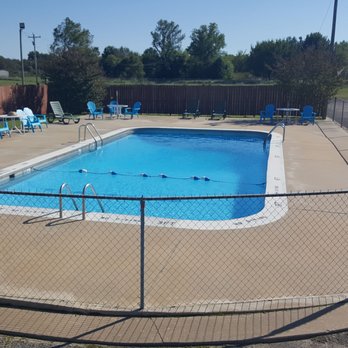 Lakeway Inn - Outdoor Swimming Pool - Hotels Near Me - Checotah, Oklahoma Lakeway Inn - Outdoor Swimming Pool - Hotels Near Me - Checotah, Oklahoma