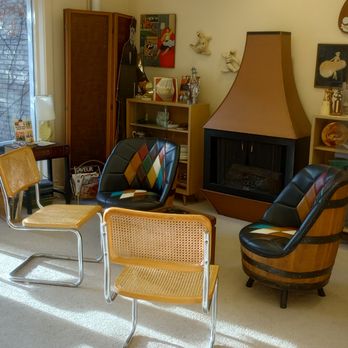 Secret World Books - Cozy Sitting Area (with complementary hot tea) - Bookstores Near Me - Highland Park, Illinois Secret World Books - Cozy Sitting Area (with complementary hot tea) - Bookstores Near Me - Highland Park, Illinois