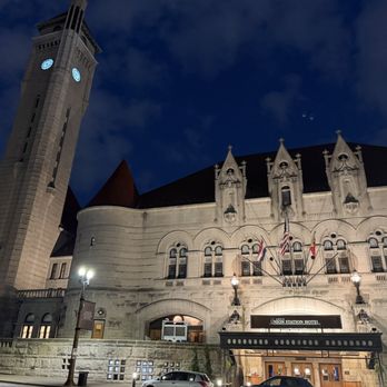 St. Louis Union Station - Outside at night - Hotels Near Me - St Louis, Missouri St. Louis Union Station - Outside at night - Hotels Near Me - St Louis, Missouri