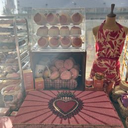 Stuffed conches, door mat and apron. Stuffed conches, door mat and apron.