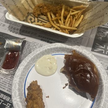 Jaggers - 4 pc chicken tenders w fries.... Chicken tender very salty too... fries were good.... On the plate was another salty crispy chicken sandwich - Burgers Near Me - Katy, Texas