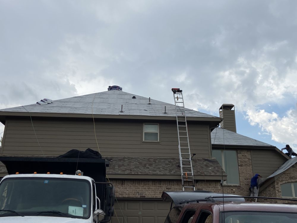 Slide of R&R Roofing