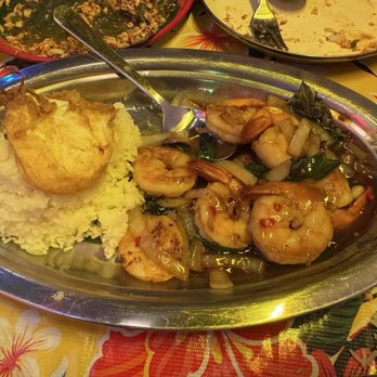 Tuk Tuk - Kaprow Rad Khoa w Shrimp - Thai Near Me - Chicago, Illinois