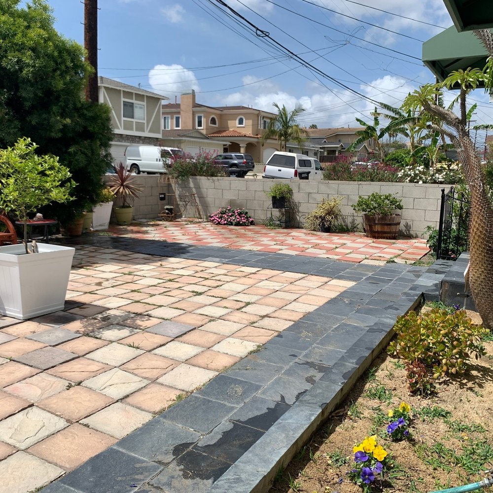 Aguayo's Landscaping - Before pic of the front yard - Landscaping Near Me Aguayo's Landscaping - Before pic of the front yard - Landscaping Near Me