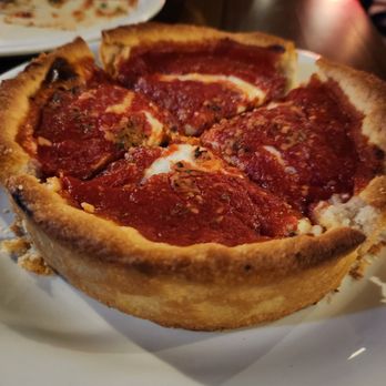 Pizzeria Uno - Pizza Near Me - Chicago, Illinois