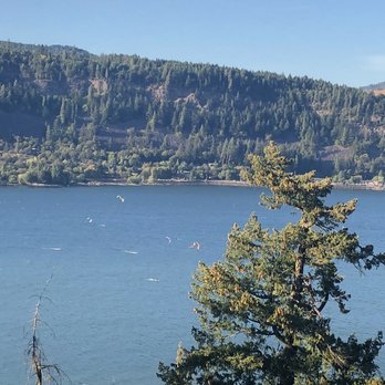 Westcliff Lodge - View from deck - Hotels Near Me - Hood River, Oregon Westcliff Lodge - View from deck - Hotels Near Me - Hood River, Oregon