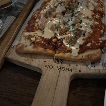 Elephant & Castle - Butter Chicken Flatbread - Pubs Near Me - Chicago, Illinois
