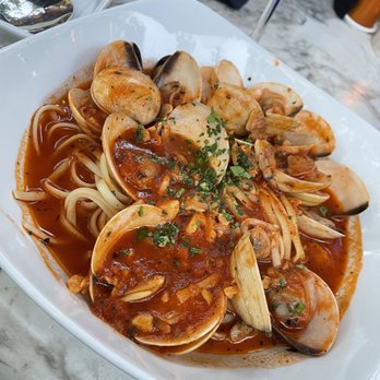 Caffe Piccolo - Linguine with clams - Italian Near Me - Pawleys Island, South Carolina