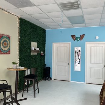By the Bayou Nutrition - a kitchen and dining area - Juice Bars & Smoothies Near Me - Dickinson, Texas