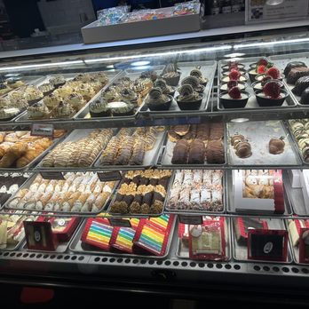 Carlo's Bakery - Inside the bake shop - Bakeries Near Me - Hoboken, New Jersey Carlo's Bakery - Inside the bake shop - Bakeries Near Me - Hoboken, New Jersey