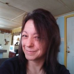 Salon Whimz - Aislinn deWeston