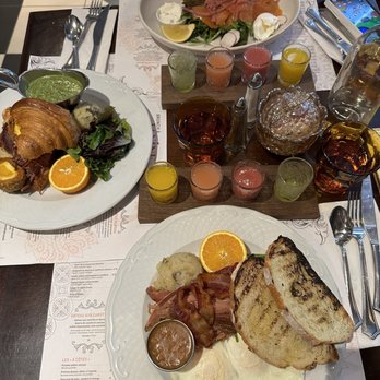 Janine Café - Breakfast & Brunch Near Me - Montreal, Quebec