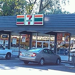 7-Eleven - Storefront