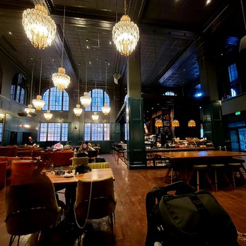 Countrypolitan Bar & Kitchen - the interior of the restaurant - New American Near Me - Nashville, Tennessee