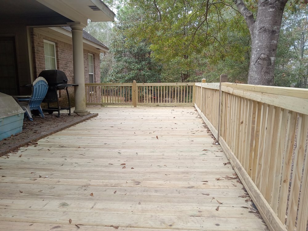 D&E Home Repair and Garage Doors - Garage Door Contractor in Laurel, MS
