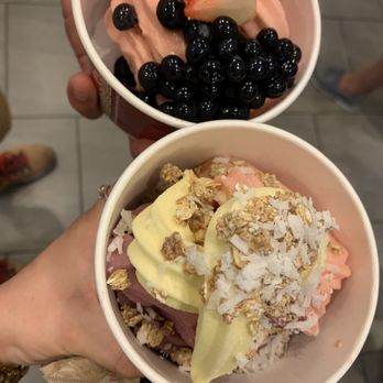 Menchie's Frozen Yogurt - Dairy Free Dole Whip, Vegan Berry with Oat Milk, Vegan Cherry Lime Sorbet - Ice Cream & Frozen Yogurt Near Me - Livermore, California