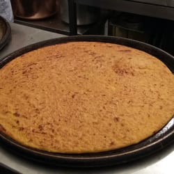 Vino E Farinata - Farinata appena sfornata, profumata e bollente