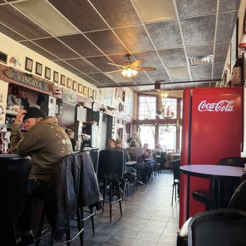 Gilbert's Chowder House - Bar - Seafood Near Me - Portland, Maine