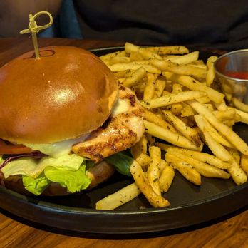 Julep Cast Iron Kitchen + Drink - Chicken sandwich - New American Near Me - Brea, California Julep Cast Iron Kitchen + Drink - Chicken sandwich - New American Near Me - Brea, California