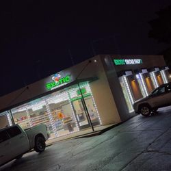 Exotic smoke shop1