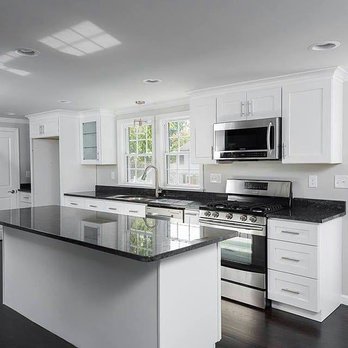 Chicago Kitchen Outlet - kitchen with stainless steel appliances - Flooring Near Me - Villa Park, Illinois