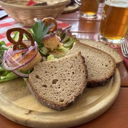 Hausbrauerei Altstadthof - Bräustüberl - Obstsalat