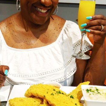 Gochas Breakfast Bar | Cascade - White fish, Jalapeño grits and a Good Morning Gotcha Mimosa! - Wine Bars Near Me - Atlanta, Georgia Gochas Breakfast Bar | Cascade - White fish, Jalapeño grits and a Good Morning Gotcha Mimosa! - Wine Bars Near Me - Atlanta, Georgia