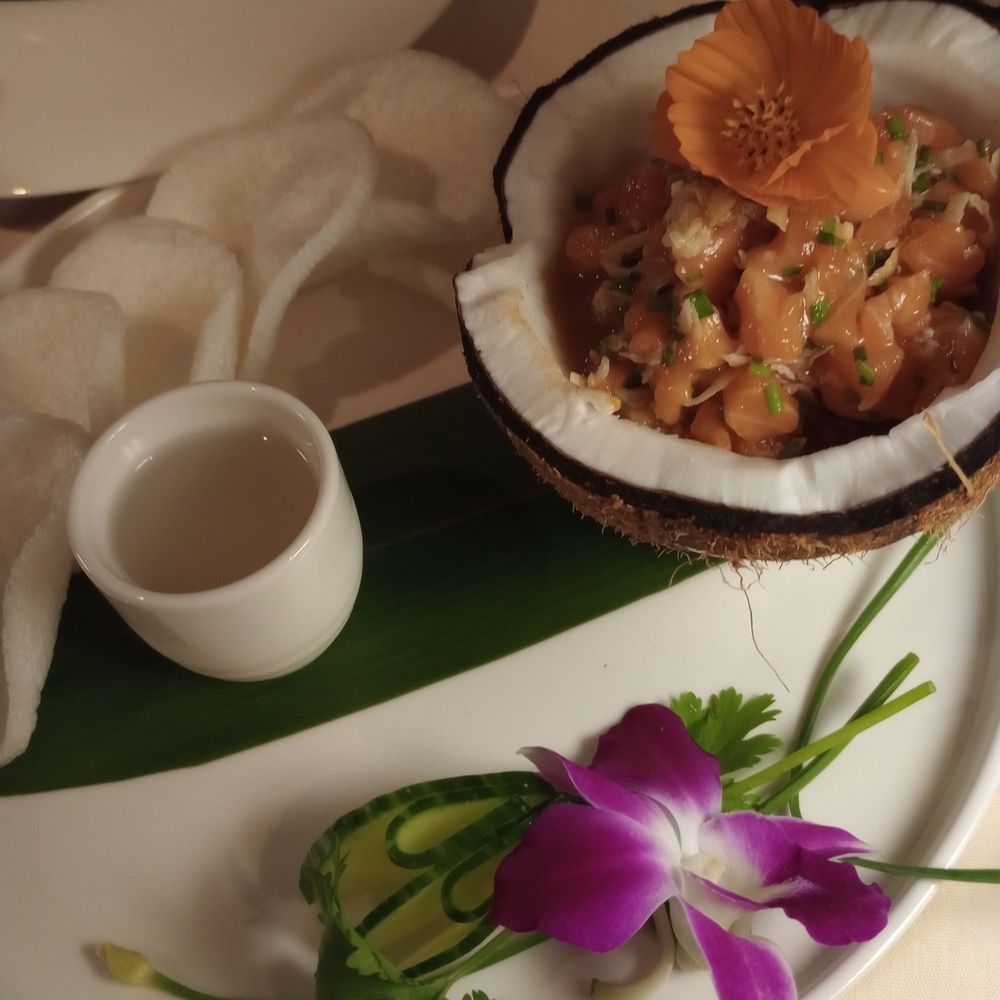 Restaurant BT - Salmon tartar with rice chip - French Near Me - Tampa, Florida Restaurant BT - Salmon tartar with rice chip - French Near Me - Tampa, Florida