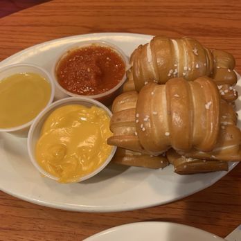 The Pub - Pretzel Flight - Bars Near Me - South Windsor, Connecticut
