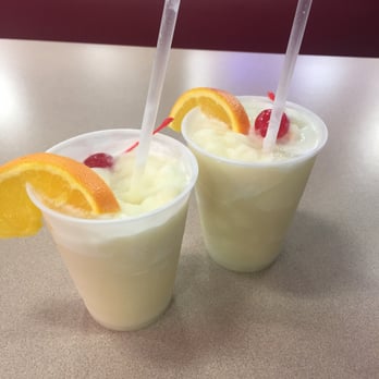 Tony's Pier - Piña coladas with the hubby! - Seafood Near Me - Bronx, New York