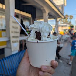 Mr Frostie - Hot Fudge Cake