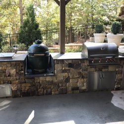 Kettle and Grates - This kitchen was completed in In the Atlanta area. Item to the left is a drop in Ice chest.