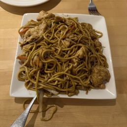 5002. Chicken Lo Mein 5002. Chicken Lo Mein