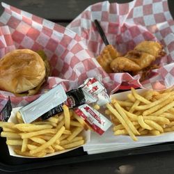 The Fish Trolley - Cheeseburger and fish baskets
