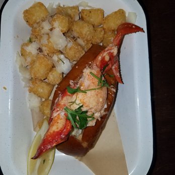 Brown Bag Seafood - Lobster Roll with Parmesan Tots - Seafood Near Me - Chicago, Illinois Brown Bag Seafood - Lobster Roll with Parmesan Tots - Seafood Near Me - Chicago, Illinois