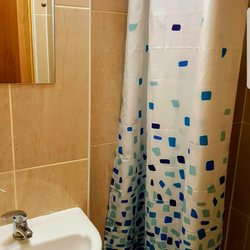 Seven Dials Hotel - Bathroom...very small but for me perfekt.