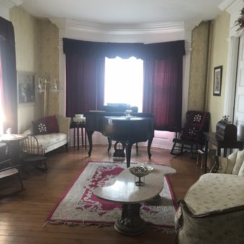 Victorian Charm Inn - Piano room - Bed & Breakfast Near Me - Towanda, Pennsylvania Victorian Charm Inn - Piano room - Bed & Breakfast Near Me - Towanda, Pennsylvania