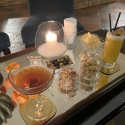 Albergo Certosa di Maggiano - Pre-dinner drinks and snacks in their cute common area.