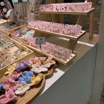 Bearberry - Gift Shops Near Me - Honolulu, Hawaii Bearberry - Gift Shops Near Me - Honolulu, Hawaii