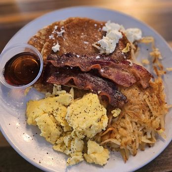 Ellie's Farmhouse - Breakfast & Brunch Near Me - Southington, Connecticut