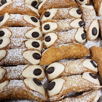 Holy Cannoli - Kalua cannoli - Cafes Near Me - San Jose, California